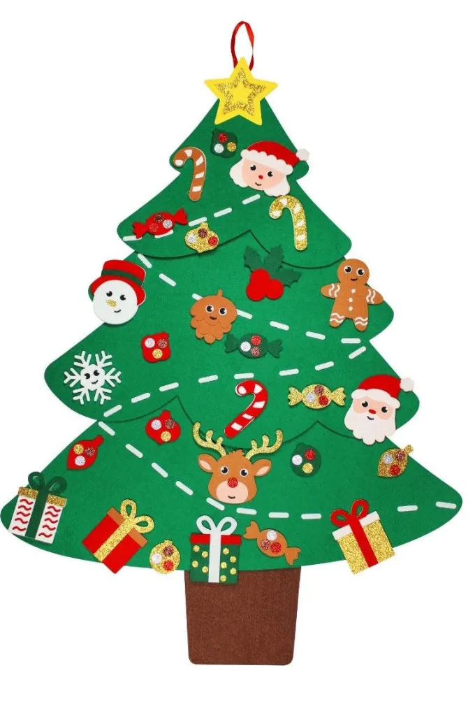 Albero di natale gigante in feltro