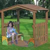 Casetta in legno con panchette