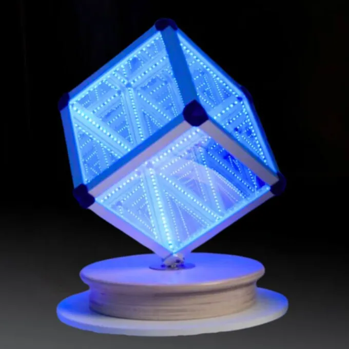 Cubo rotante infinito