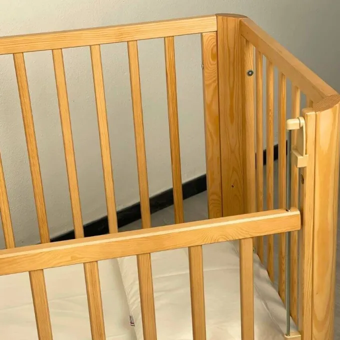 Lettino premium in legno su ruote