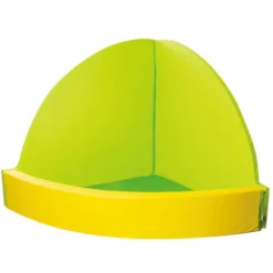 Piscina angolo di bosco con palline