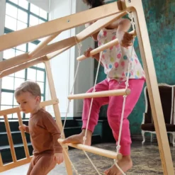Scala a 6 pioli per playground