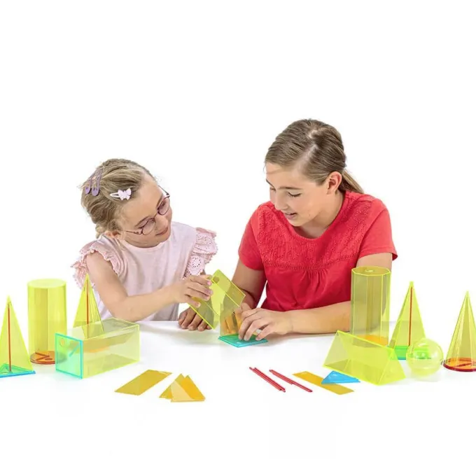 Solidi geometrici giganti in re-plastic