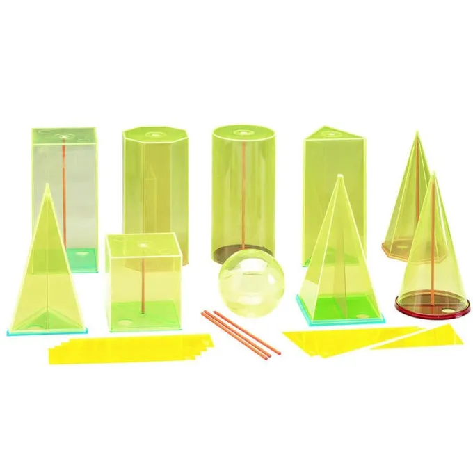 Solidi geometrici giganti in re-plastic