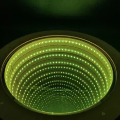 Specchio infinito